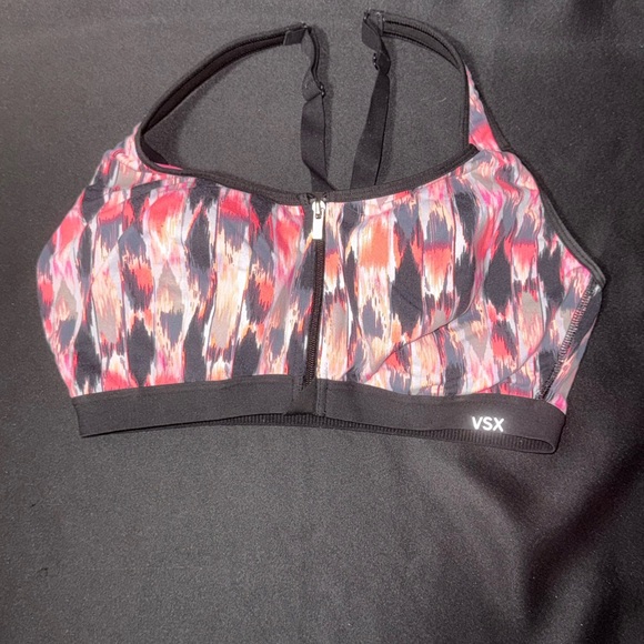 Victoria Sport Other - VSX Women's Patterned Sports Bra - Black and Pink